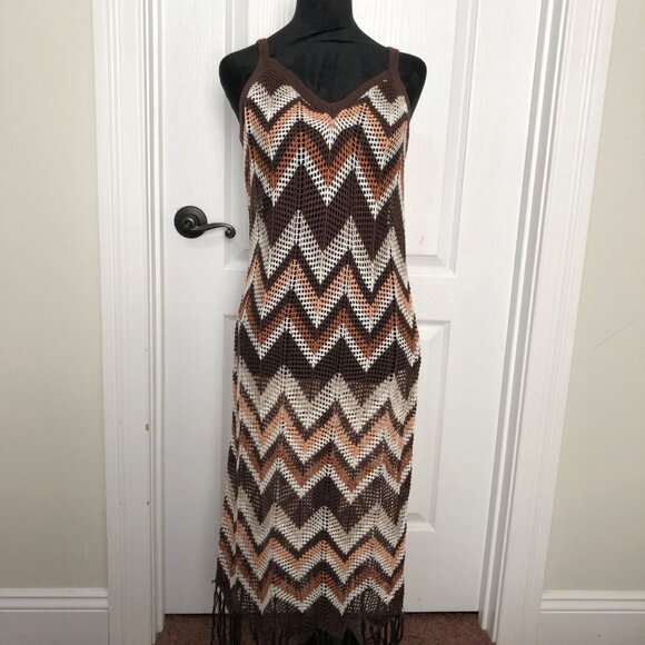 Almost Famous Women's Crochet Dress Large Brown & White‎ Chevron Pattern NWT - Picture 2 of 8